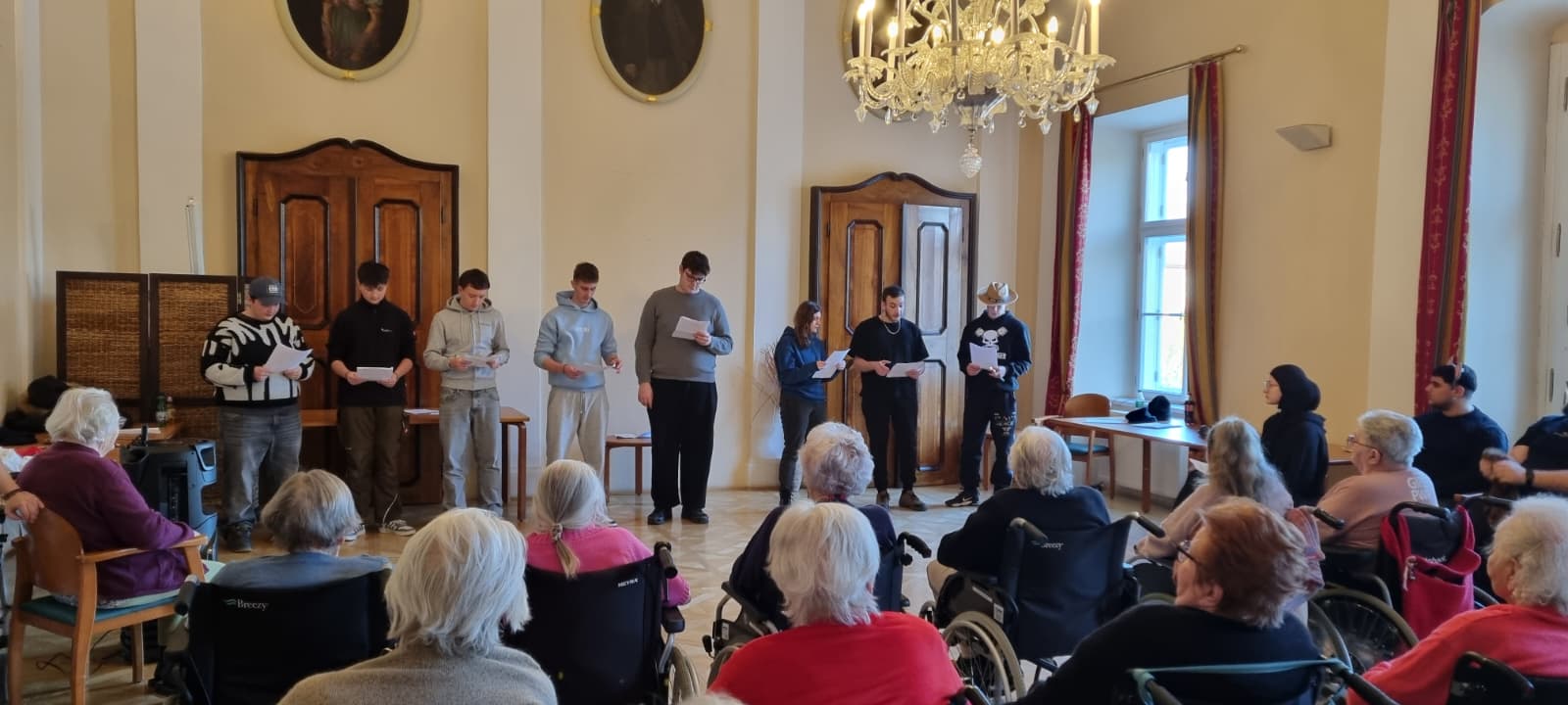 Lesetheater in der Seniorenresidenz: Begegnung der Generationen in Pöchlarn