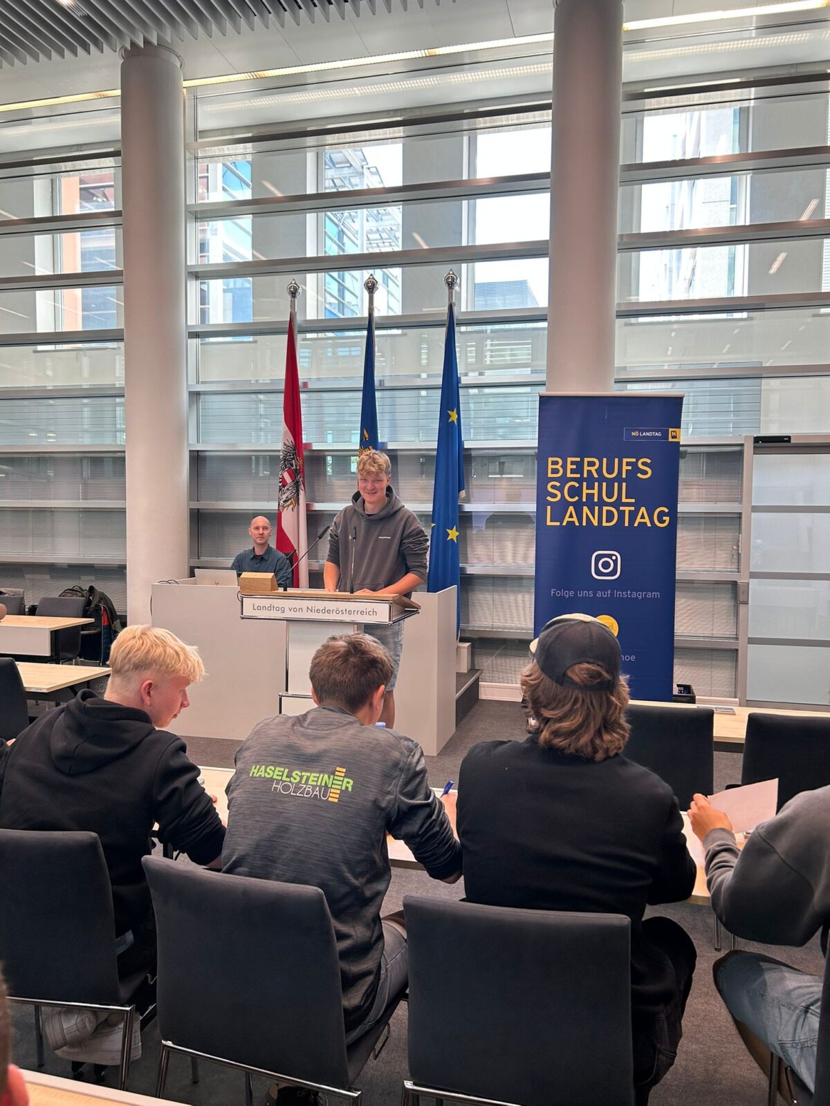 20260518_LandtagLG4-2526_01 Berufsschule beim Landtag 25/26 LG4