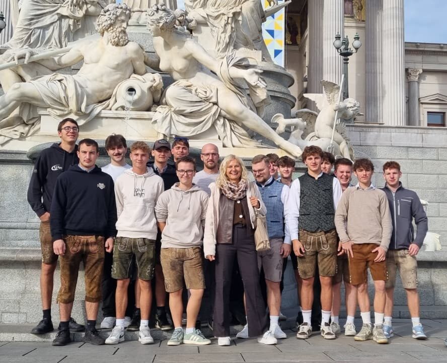 3. Zimmererklasse zu Besuch im Parlament Wien